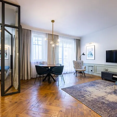 Apartman Luxury Seaside Victus With Parking And Balcony By Renters