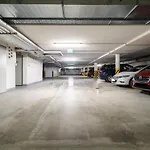 Luxury Seaside Victus With Parking And Balcony By Renters דירה *