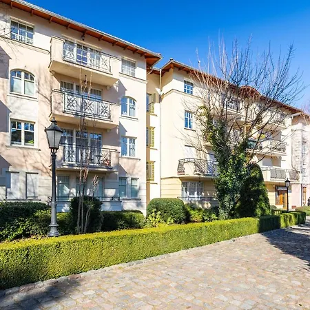 Modern Victus With Parking And Balcony By Renters Apartament Sopot