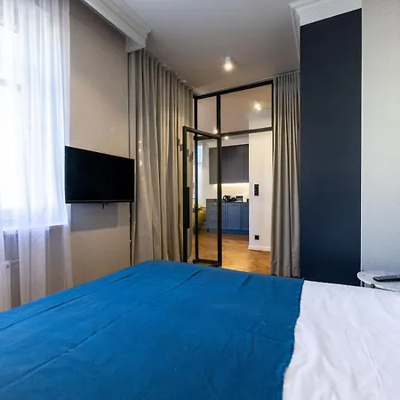Luxury Seaside Victus With Parking And Balcony By Renters Διαμέρισμα *